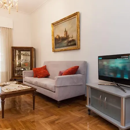 Apartment Beautiful Retro Apt In Koukaki *