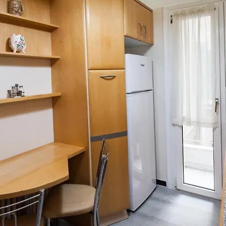 Apartment Beautiful Retro Apt In Koukaki