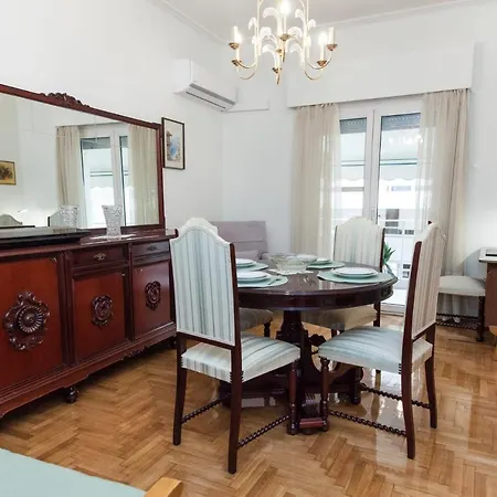Apartment Beautiful Retro Apt In Koukaki *