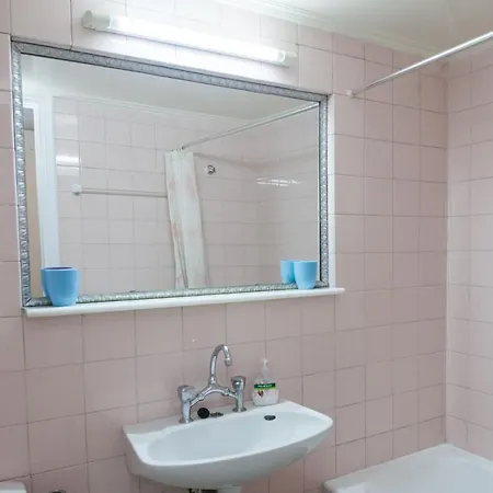 Beautiful Retro Apt In Koukaki Athens